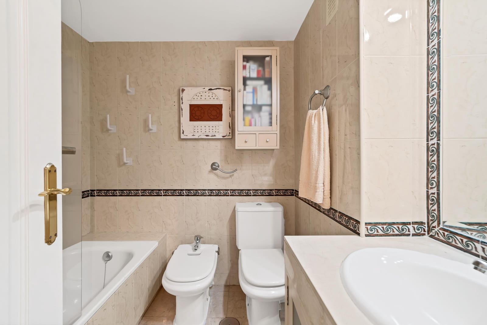 2 slaapkamer Appartement te koop in Nueva Andalucia met zwembad garage - € 500.000 (Ref: 10173875)