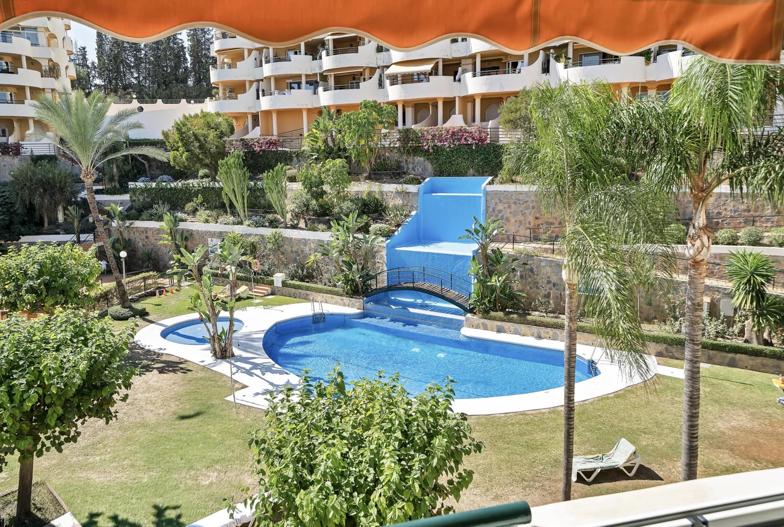 2 slaapkamer Appartement te koop in Nueva Andalucia met zwembad garage - € 500.000 (Ref: 10173875)