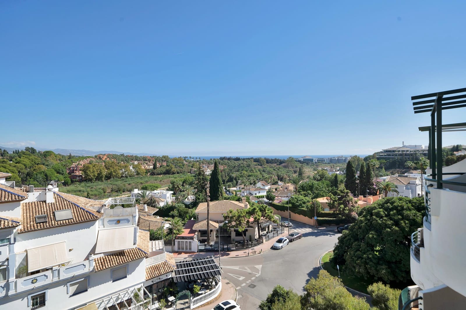 2 slaapkamer Appartement te koop in Nueva Andalucia met zwembad garage - € 500.000 (Ref: 10173875)