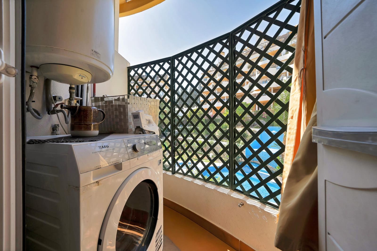 2 slaapkamer Appartement te koop in Nueva Andalucia met zwembad garage - € 500.000 (Ref: 10173875)