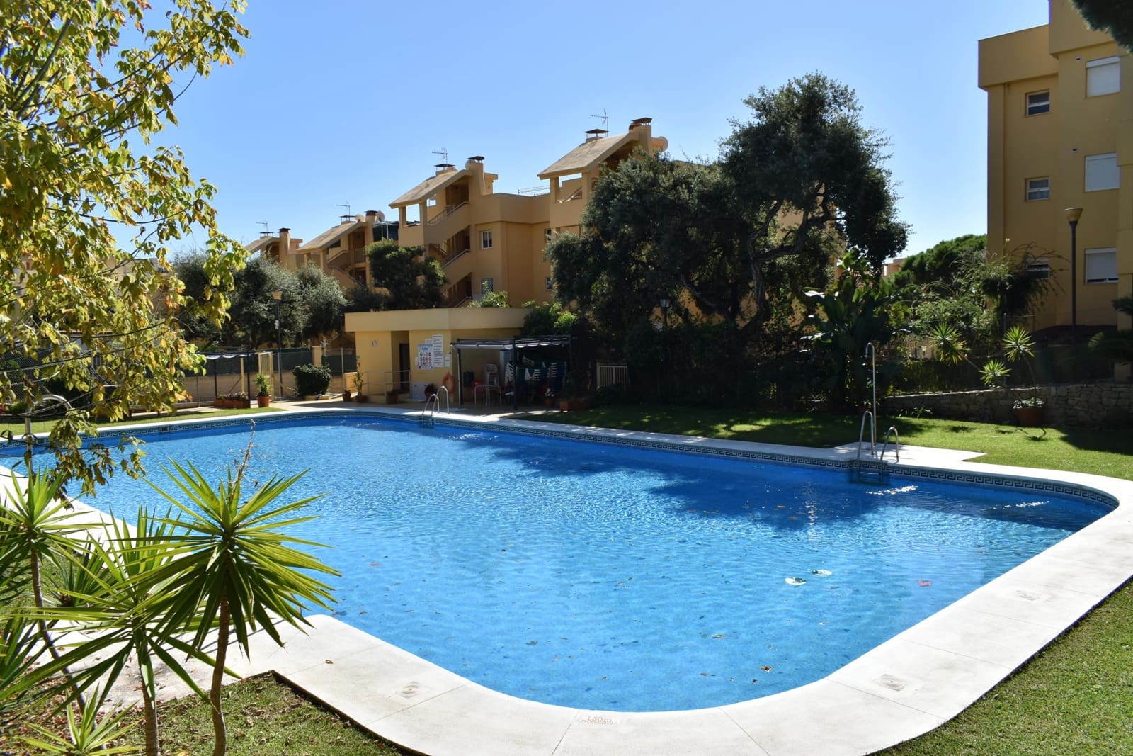 1 sypialnia Apartament na sprzedaż w Sitio de Calahonda z basenem - 242 000 € (Ref: 10177412)