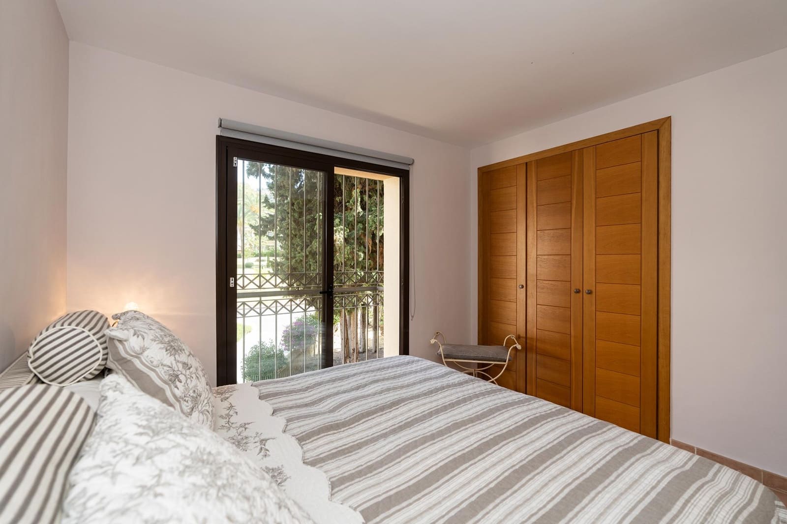 2 sovrum Lägenhet att hyra i Marbella med pool - 1 800 € (Ref: 8344975)