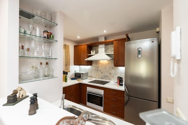 2 sovrum Lägenhet att hyra i Marbella med pool - 1 800 € (Ref: 8344975)