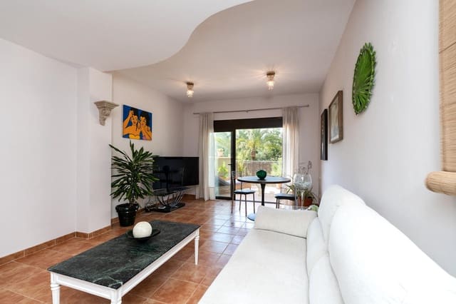 2 sovrum Lägenhet att hyra i Marbella med pool - 1 800 € (Ref: 8344975)