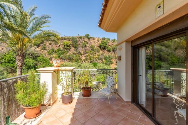 2 sovrum Lägenhet att hyra i Marbella med pool - 1 800 € (Ref: 8344975)