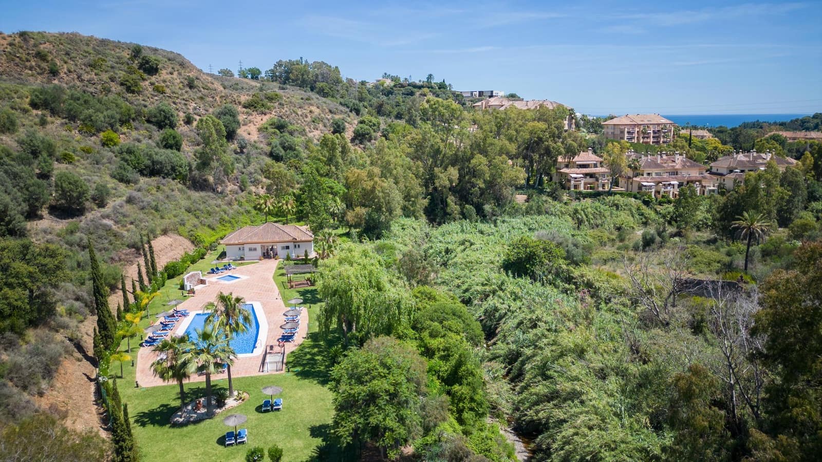 2 sovrum Lägenhet att hyra i Marbella med pool - 1 800 € (Ref: 8344975)