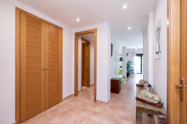 2 makuuhuone Huoneisto vuokrattavana paikassa Río Real, Marbella mukana uima-altaan - 1 800 € (Ref: 8344975)