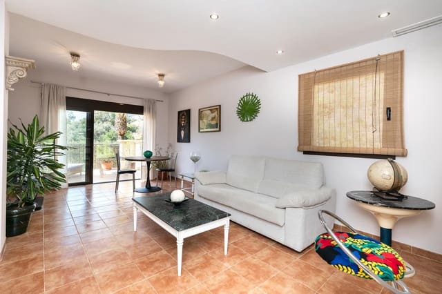 2 makuuhuone Huoneisto vuokrattavana paikassa Río Real, Marbella mukana uima-altaan - 1 800 € (Ref: 8344975)