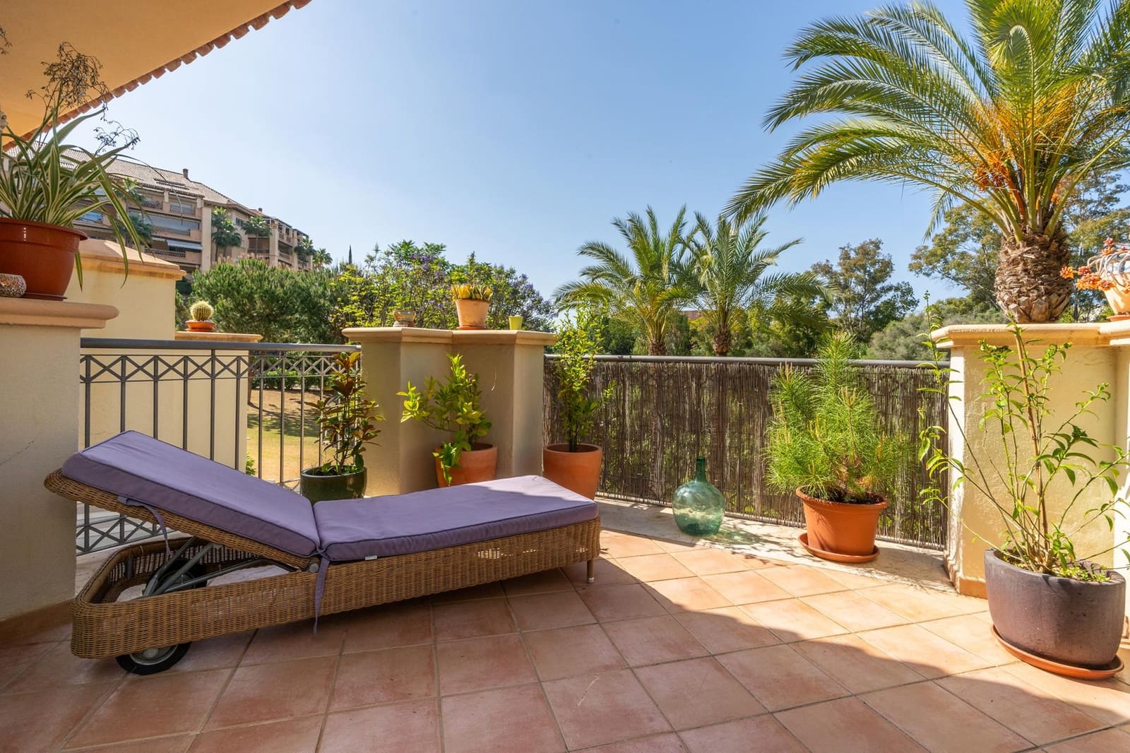 2 soveværelse Lejlighed til leje i Rio Real med swimmingpool - € 1.800 (Ref: 8344975)