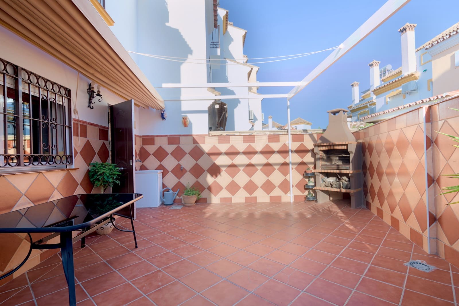 3 soveværelse Rækkehus til salg i Torre del Mar med swimmingpool - € 410.000 (Ref: 8463872)