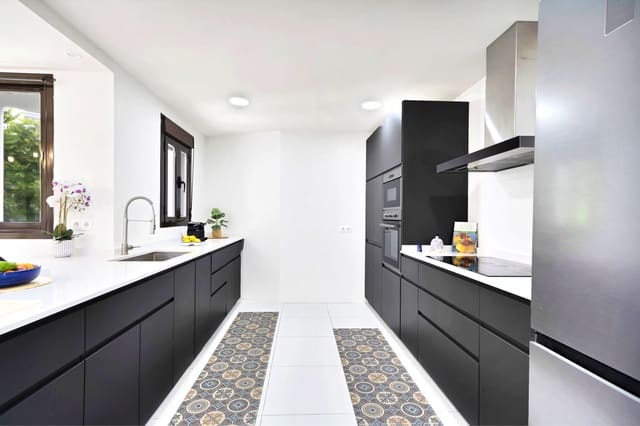 Chalet de 3 habitaciones en Mijas en venta - 558.000 € (Ref: 8557296)