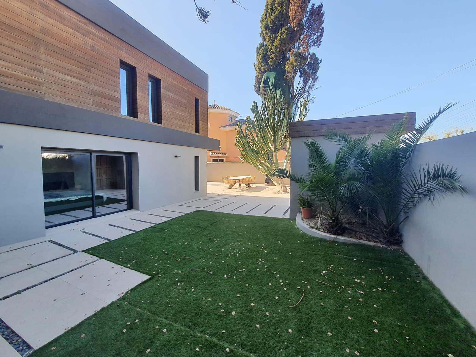 4 quarto Moradia para arrendar em Marbella - 6 900 € (Ref: 8561595)