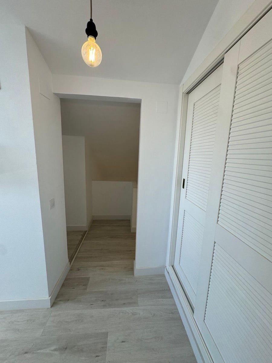 3 bedroom Apartment for rent in Marbella with pool - € 3,000 (Ref: 8584417)