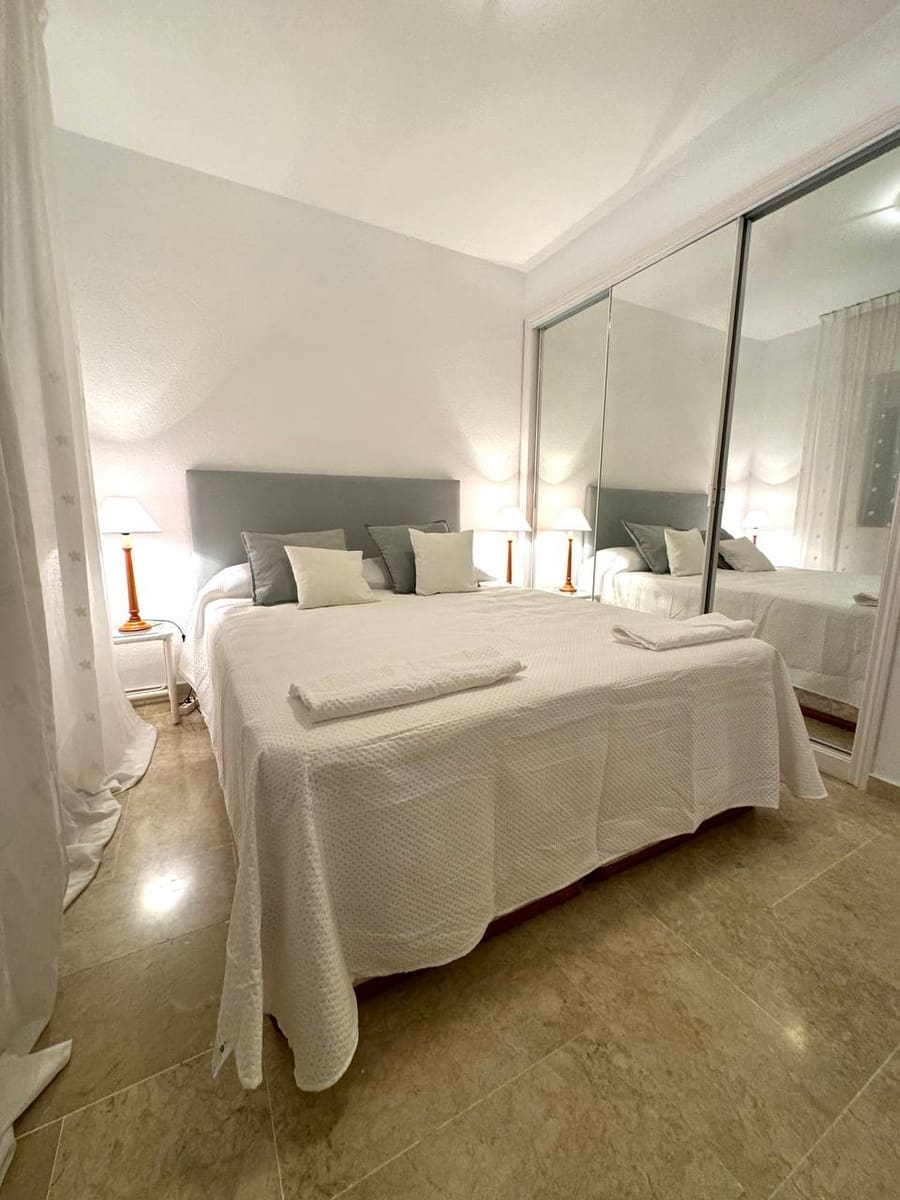 2 soverom Leilighet til leie i Estepona med svømmebasseng - € 2 000 (Ref: 8630212)