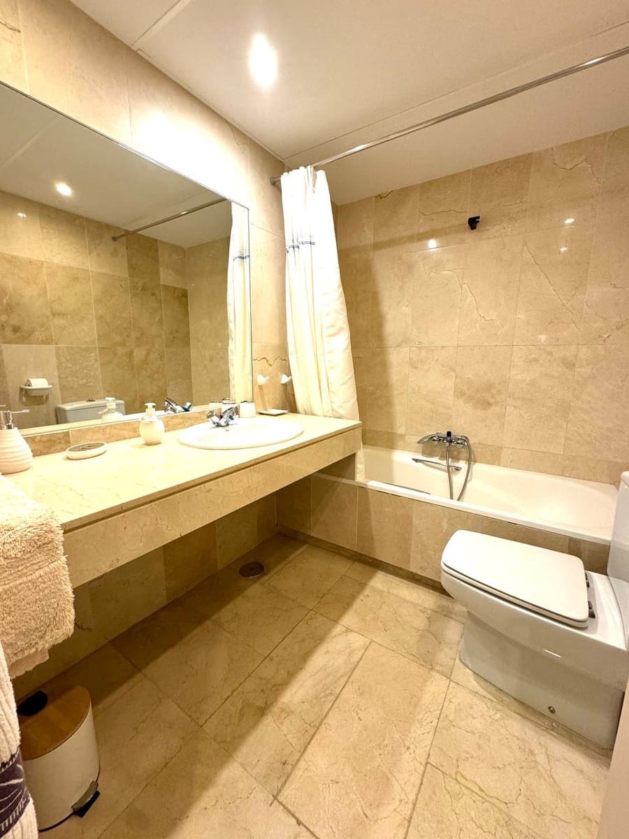 2 soverom Leilighet til leie i Estepona med svømmebasseng - € 2 000 (Ref: 8630212)