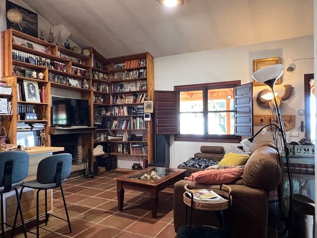 Chalet de 3 habitaciones en Cajiz, Vélez-Málaga en venta con piscina garaje - 485.000 € (Ref: 8652266)