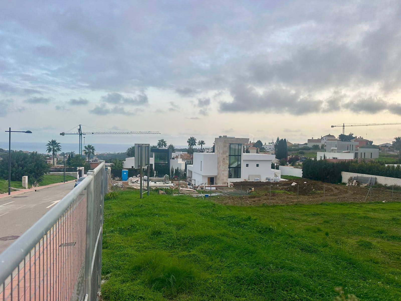 Building Plot for sale in Estepona - € 449,000 (Ref: 8679995)