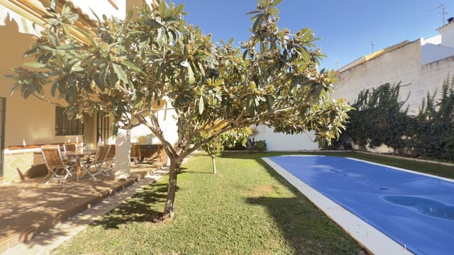 4 Zimmer Villa zu verkaufen in Antequera mit Pool - 525.000 € (Ref: 8709299)