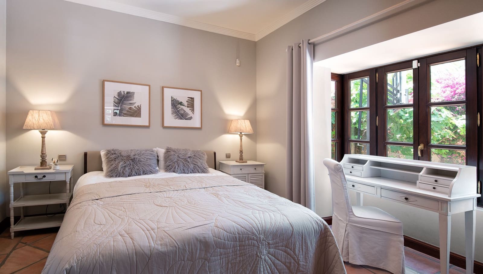 5 bedroom Villa for rent in Golden Mile with pool - € 15,000 (Ref: 8786436)