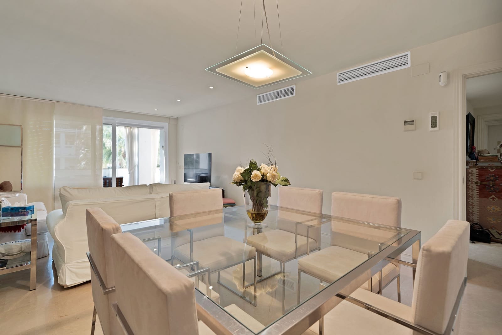 3 sypialnia Apartament do wynajęcia w Marbella z basenem - 3 500 € (Ref: 8792578)