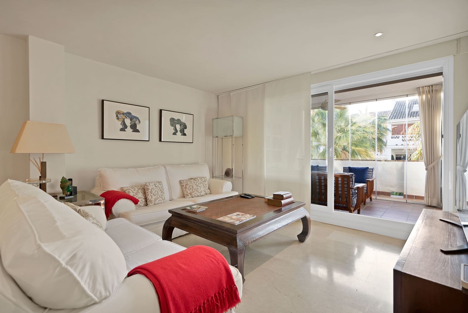 3 sypialnia Apartament do wynajęcia w Marbella z basenem - 3 500 € (Ref: 8792578)