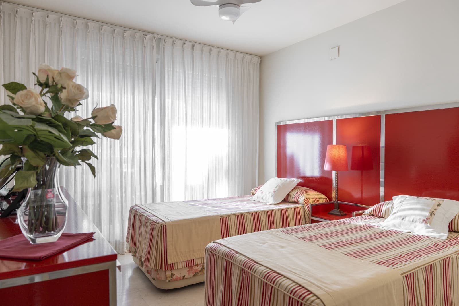 3 sypialnia Apartament do wynajęcia w Marbella z basenem - 3 500 € (Ref: 8792578)