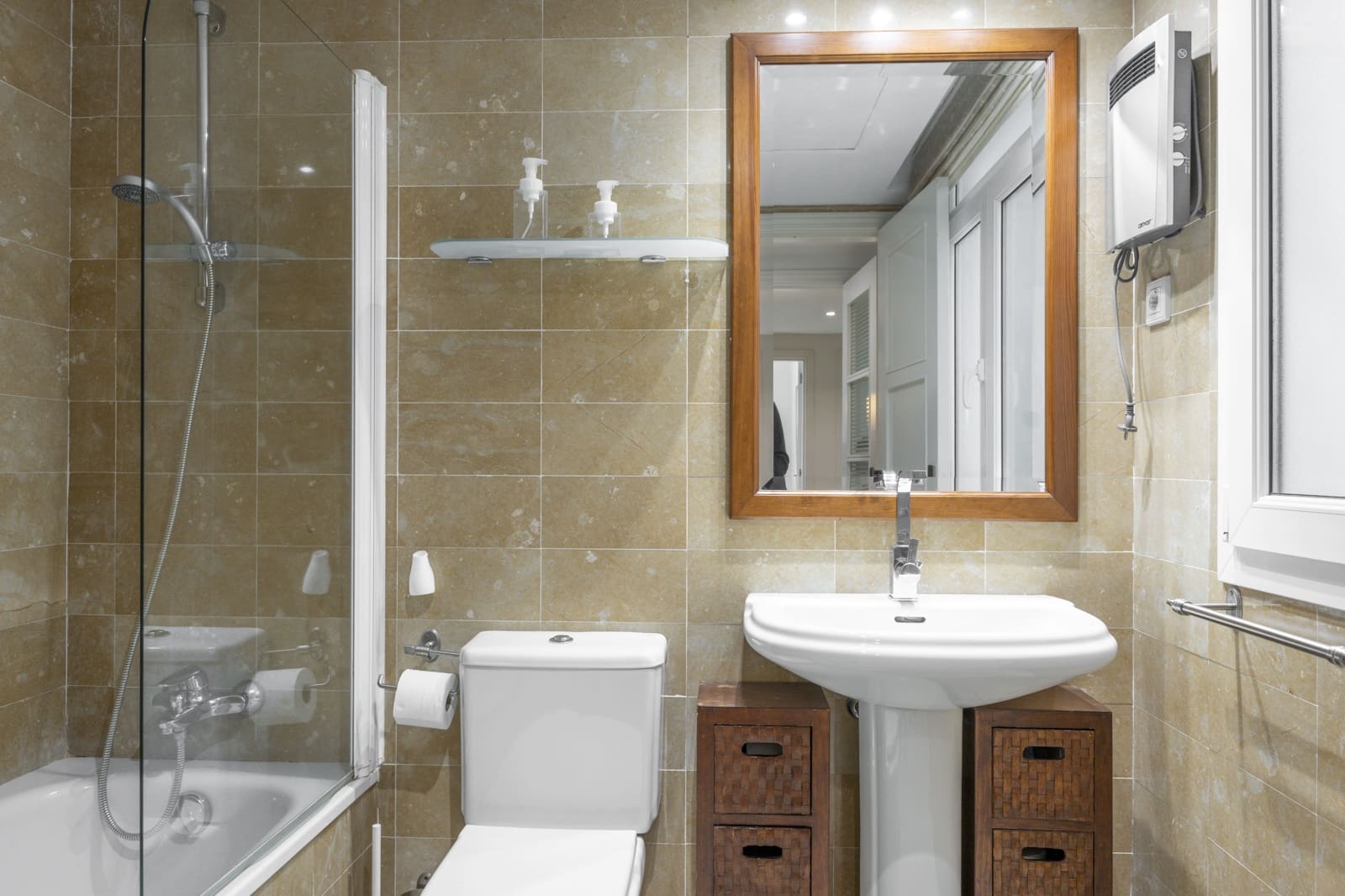 3 sypialnia Apartament do wynajęcia w Marbella z basenem - 3 500 € (Ref: 8792578)