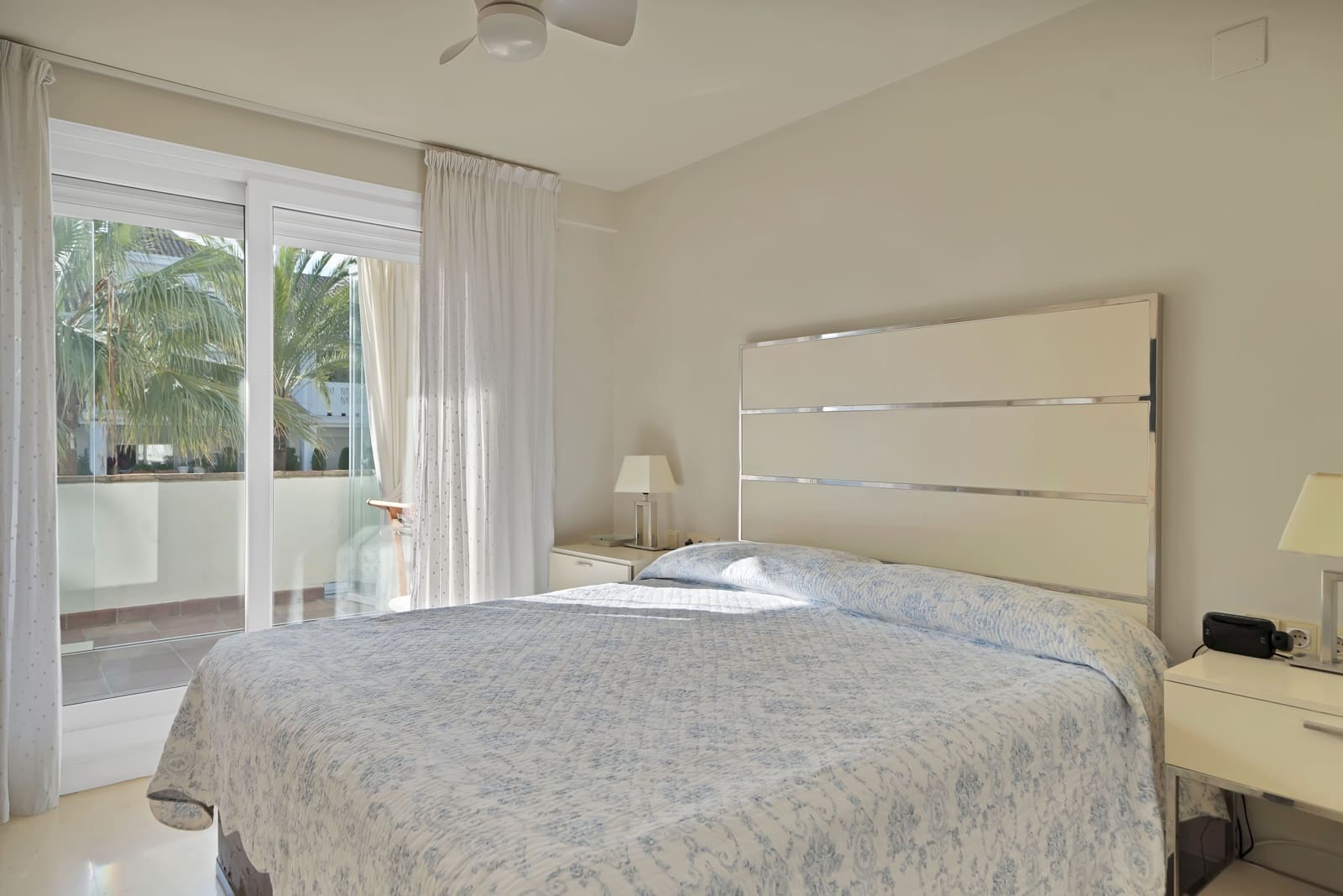 3 sypialnia Apartament do wynajęcia w Marbella z basenem - 3 500 € (Ref: 8792578)