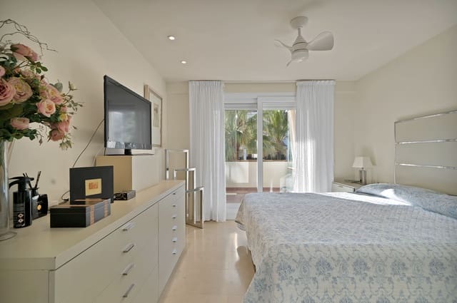 3 soveværelse Lejlighed til leje i Marbella med swimmingpool - € 3.500 (Ref: 8792578)