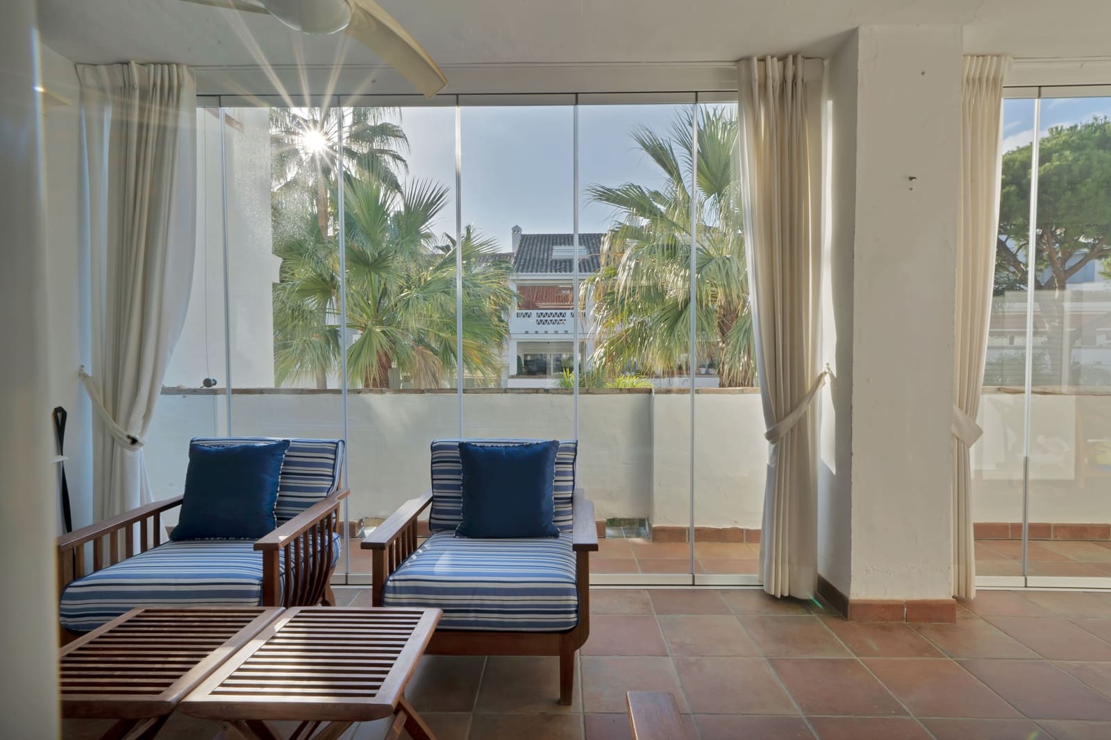 3 sypialnia Apartament do wynajęcia w Marbella z basenem - 3 500 € (Ref: 8792578)