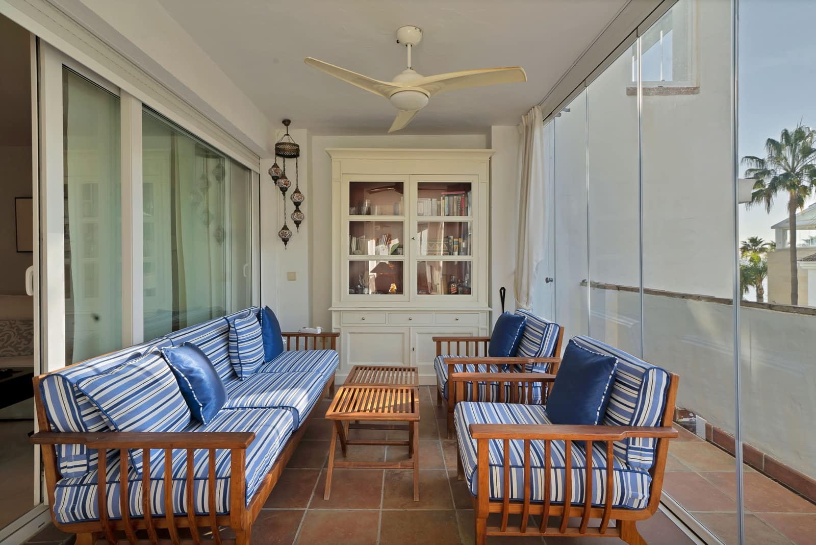 3 sypialnia Apartament do wynajęcia w Marbella z basenem - 3 500 € (Ref: 8792578)