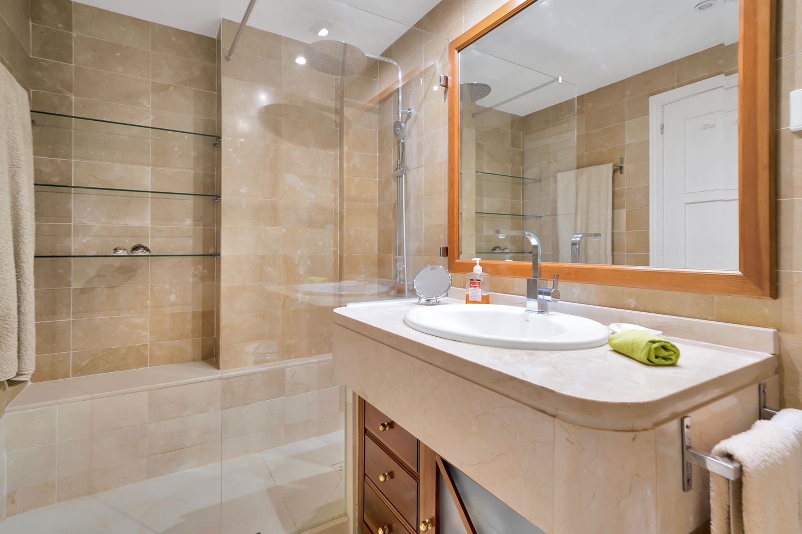 3 sypialnia Apartament do wynajęcia w Marbella z basenem - 3 500 € (Ref: 8792578)