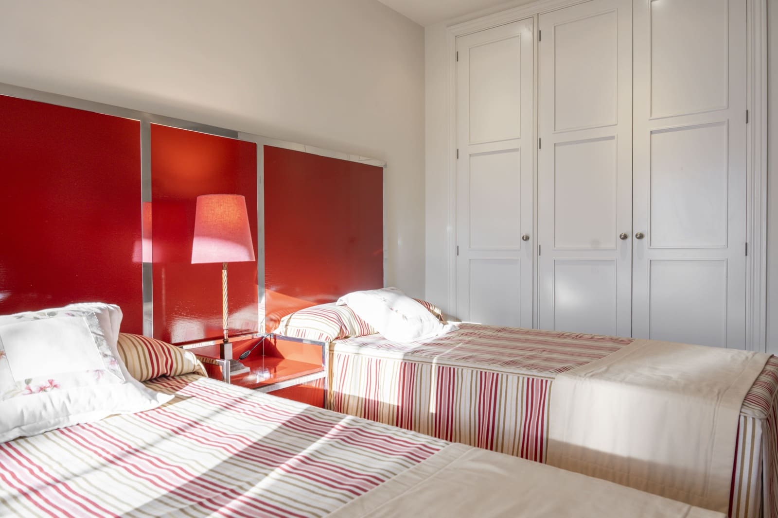 3 sypialnia Apartament do wynajęcia w Marbella z basenem - 3 500 € (Ref: 8792578)