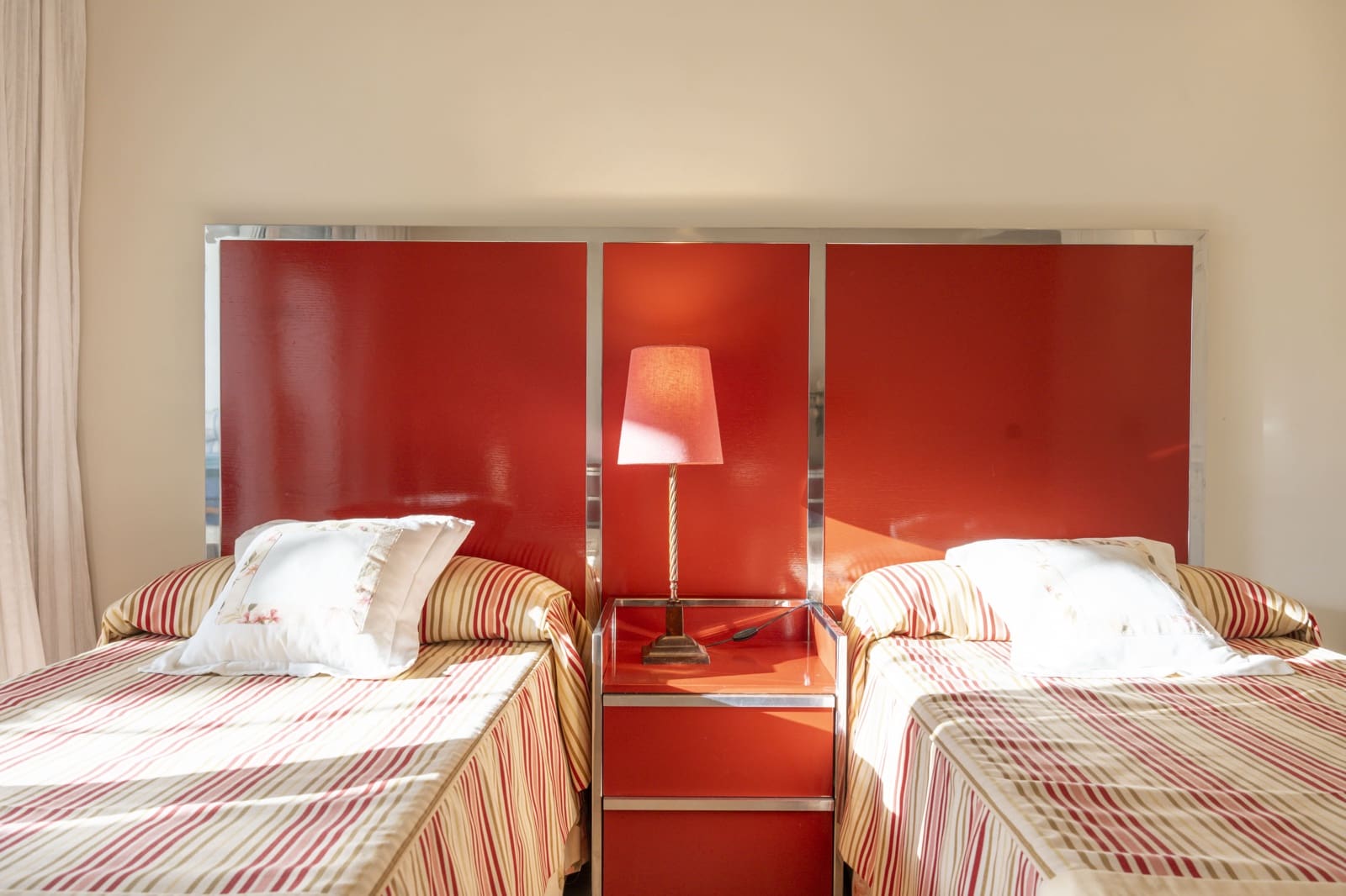 3 sypialnia Apartament do wynajęcia w Marbella z basenem - 3 500 € (Ref: 8792578)