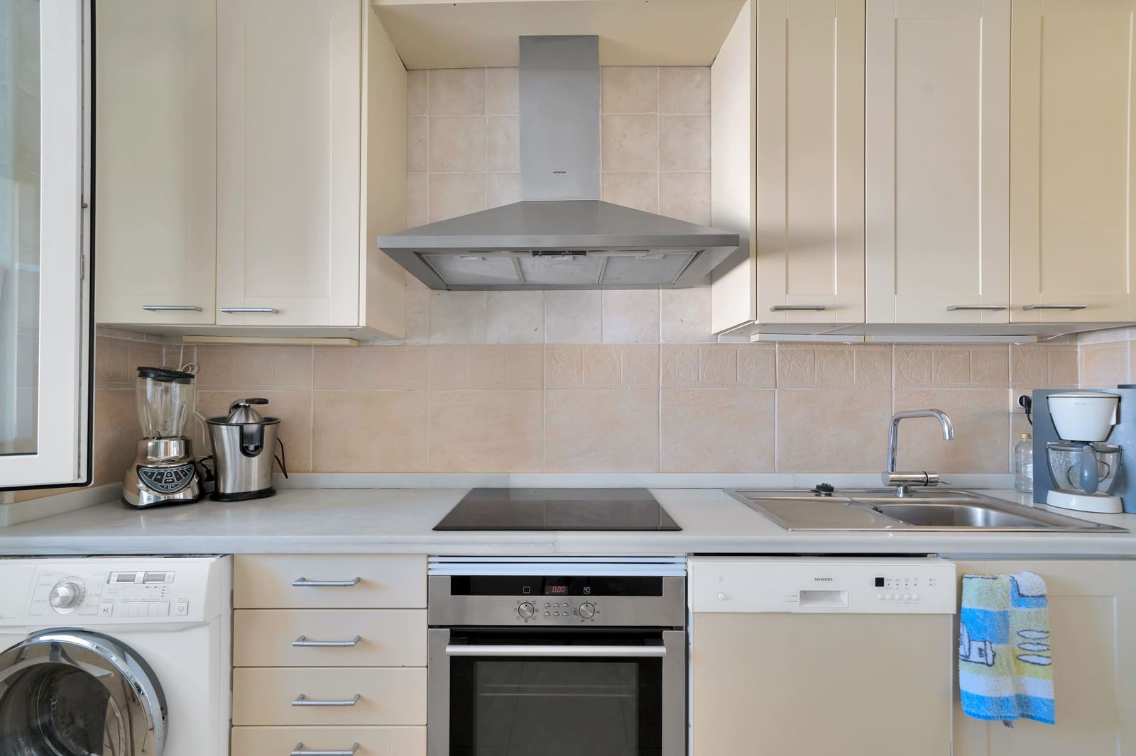 3 sypialnia Apartament do wynajęcia w Marbella z basenem - 3 500 € (Ref: 8792578)