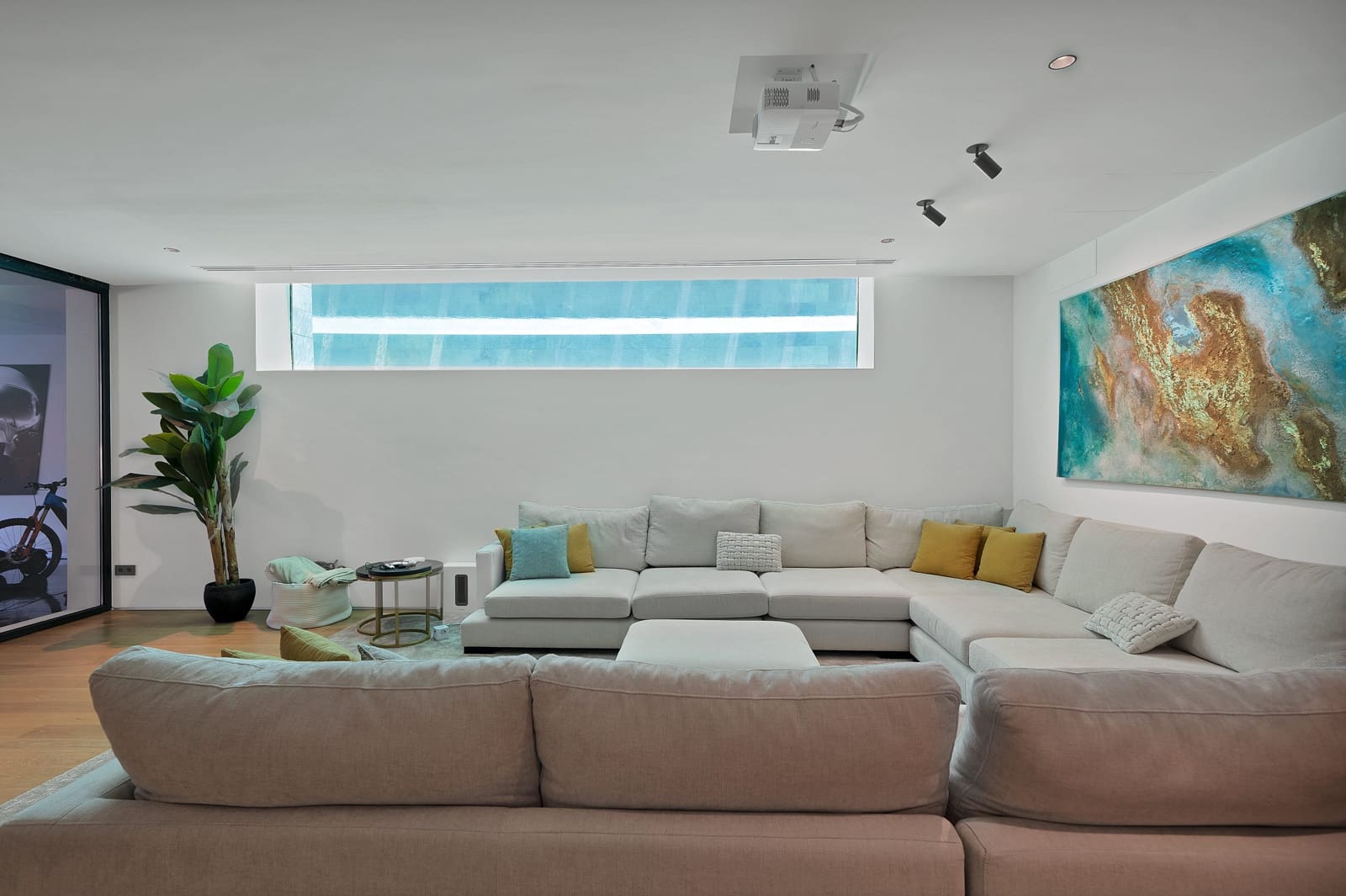 6 bedroom Villa for sale in Marbella with pool - € 6,850,000 (Ref: 8834698)