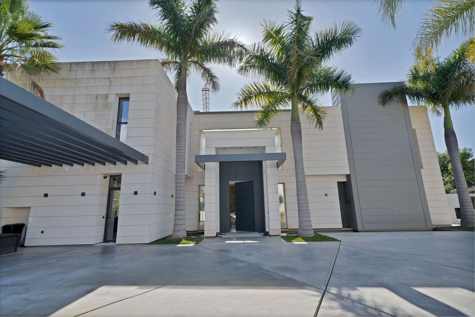 6 bedroom Villa for sale in Marbella with pool - € 6,850,000 (Ref: 8834698)