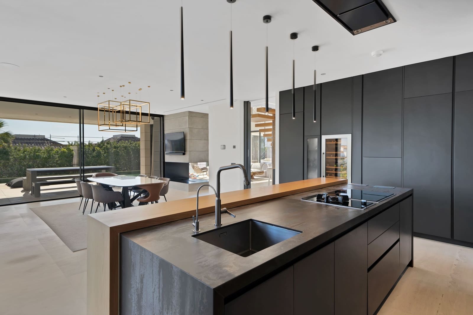 6 bedroom Villa for sale in Marbella with pool - € 6,850,000 (Ref: 8834698)