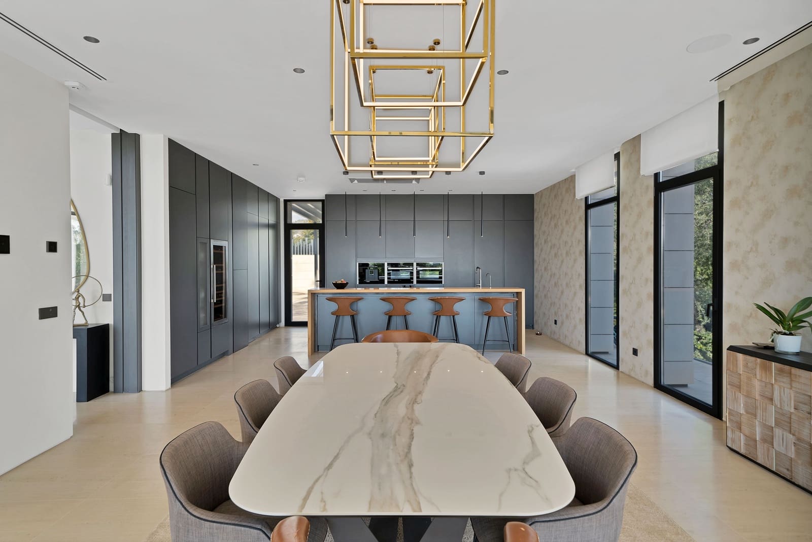 6 bedroom Villa for sale in Marbella with pool - € 6,850,000 (Ref: 8834698)