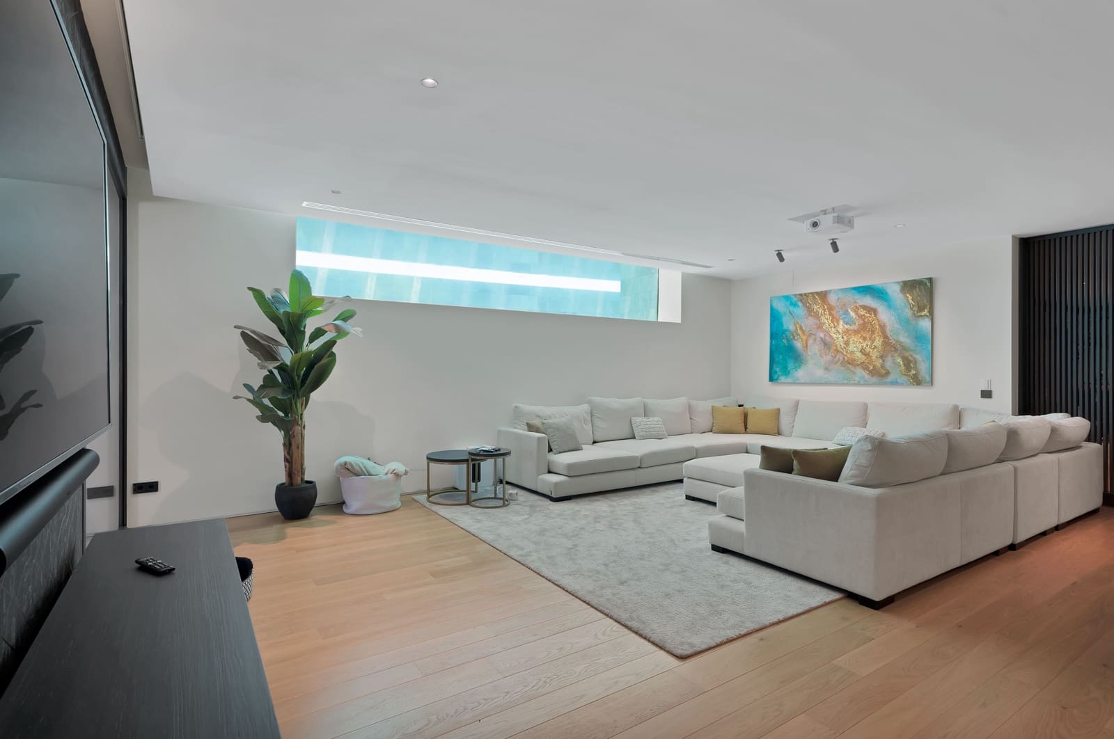 6 bedroom Villa for sale in Marbella with pool - € 6,850,000 (Ref: 8834698)