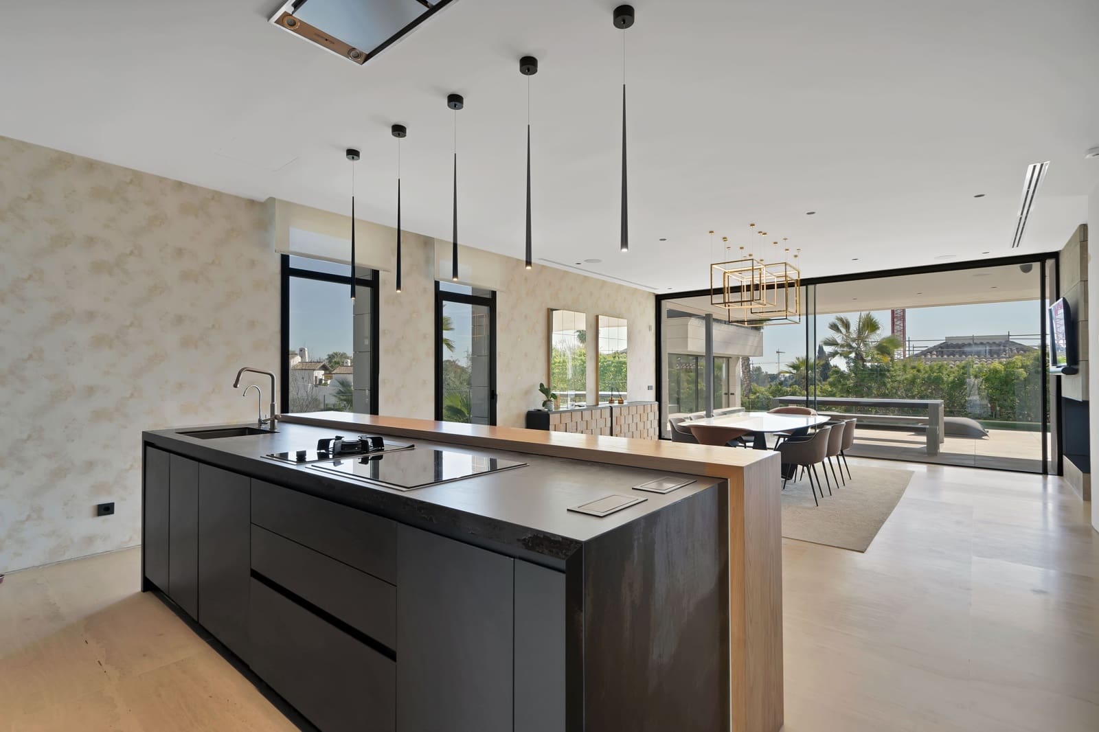 6 bedroom Villa for sale in Marbella with pool - € 6,850,000 (Ref: 8834698)