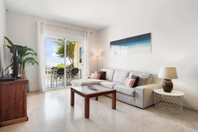 Apartamento de 2 habitaciones en Estepona en alquiler con piscina - 2.300 € (Ref: 8881516)