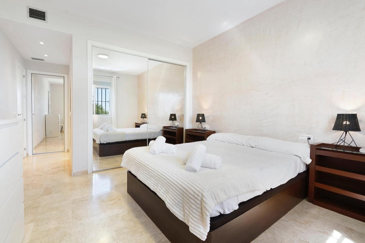 2 soverom Leilighet til leie i Estepona med svømmebasseng - € 2 300 (Ref: 8881516)