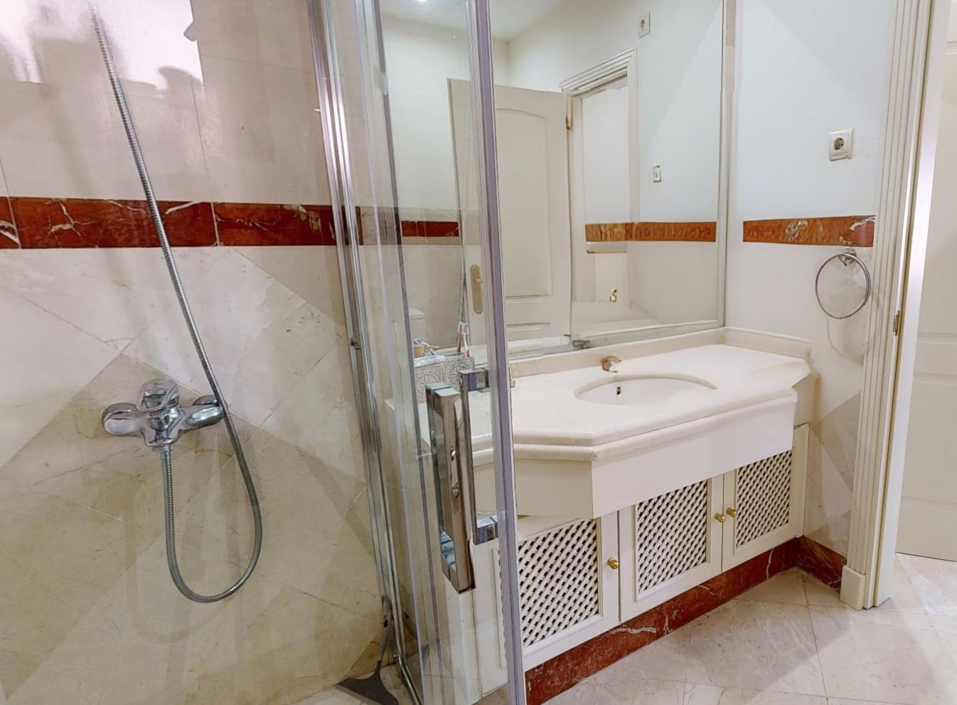 3 soveværelse Lejlighed til salg i Marbella med swimmingpool - € 590.000 (Ref: 8896900)