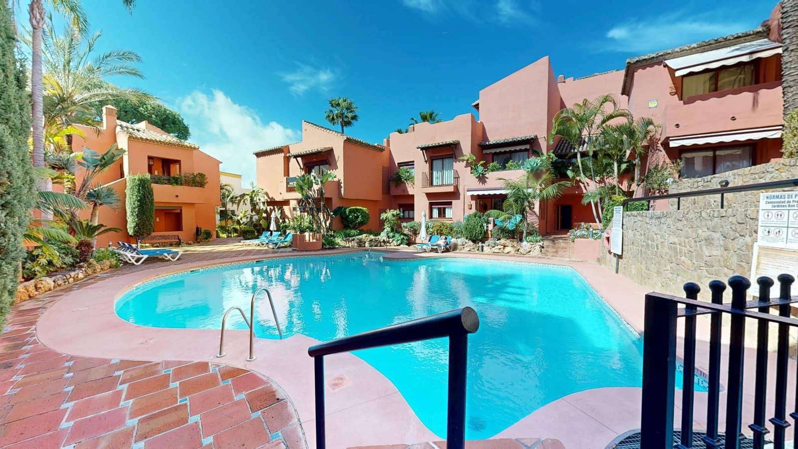 3 soveværelse Lejlighed til salg i Marbella med swimmingpool - € 590.000 (Ref: 8896900)