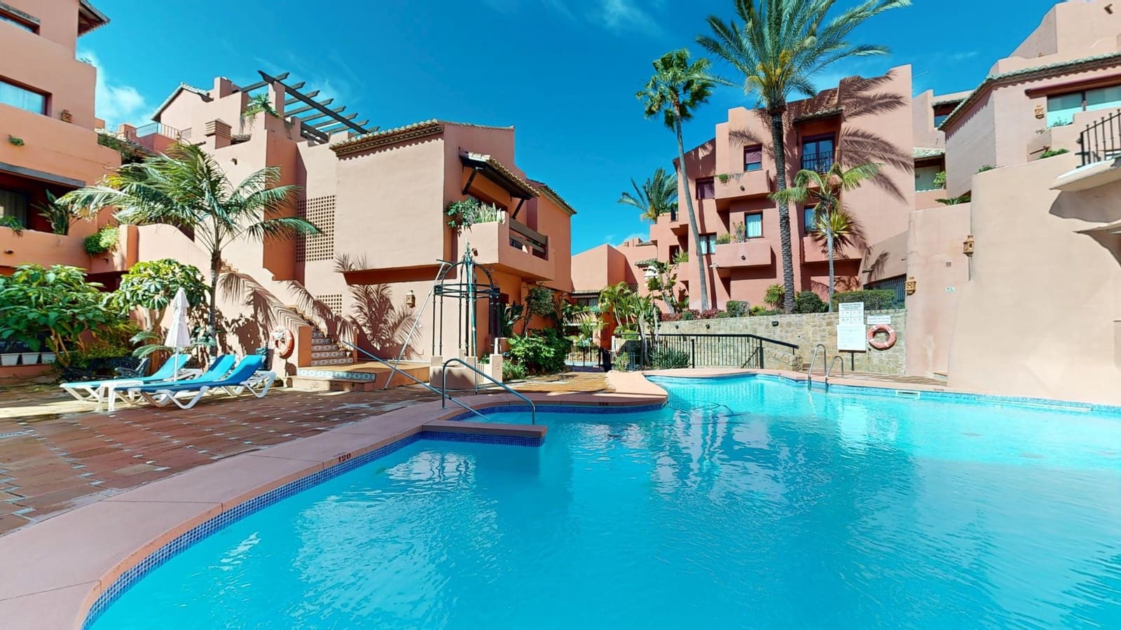 3 soveværelse Lejlighed til salg i Marbella med swimmingpool - € 590.000 (Ref: 8896900)