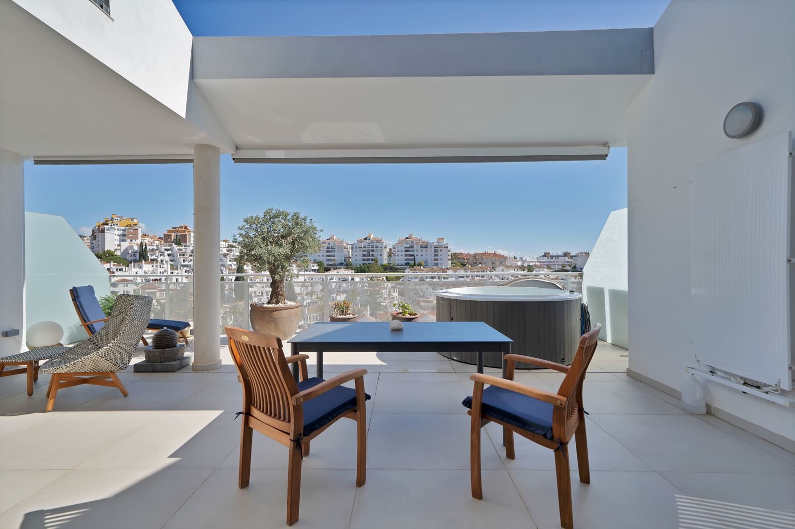 3 soveværelse Penthouse til salg i Torrequebrada med swimmingpool - € 890.000 (Ref: 8918085)