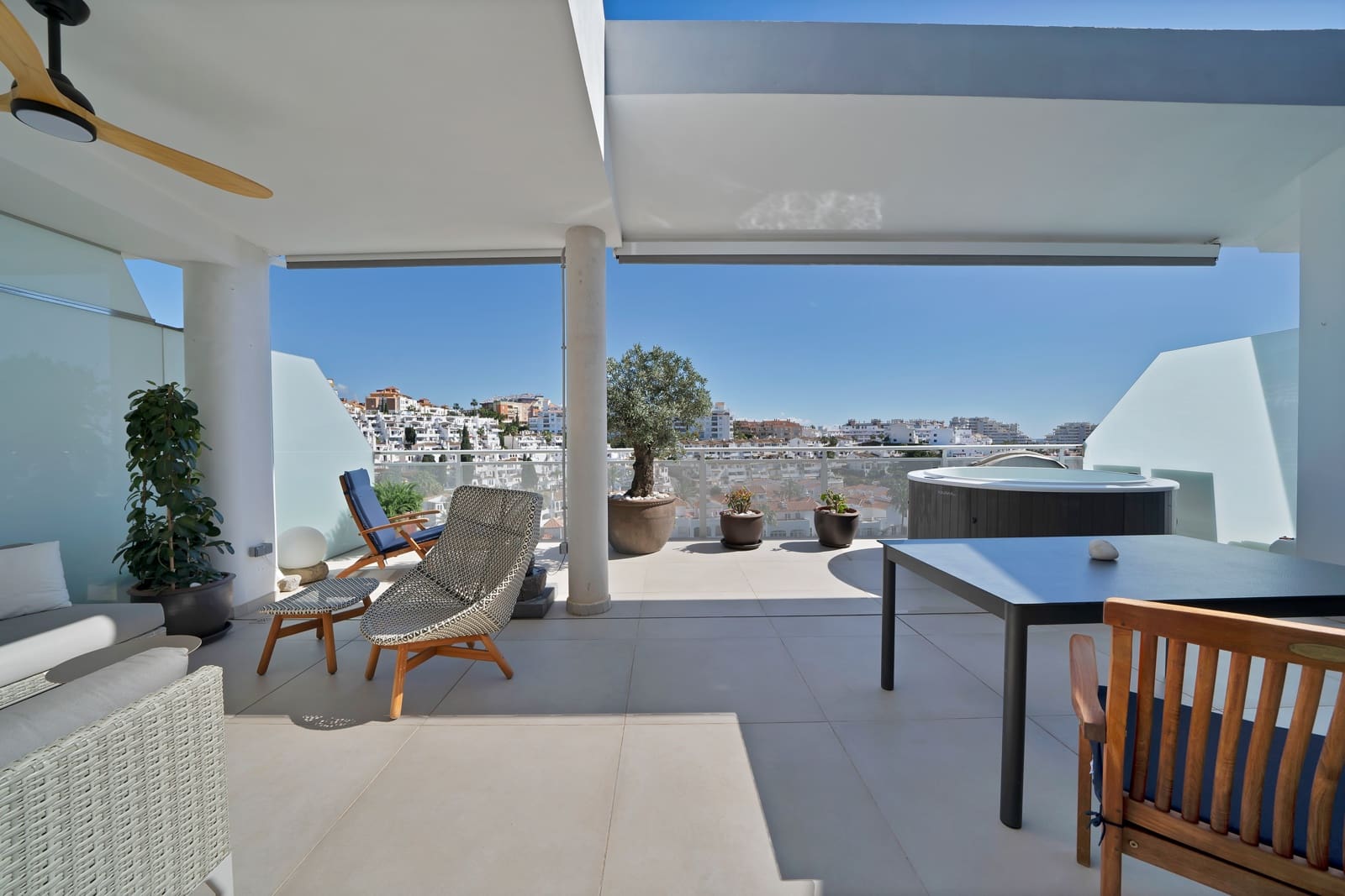 3 soveværelse Penthouse til salg i Torrequebrada med swimmingpool - € 890.000 (Ref: 8918085)