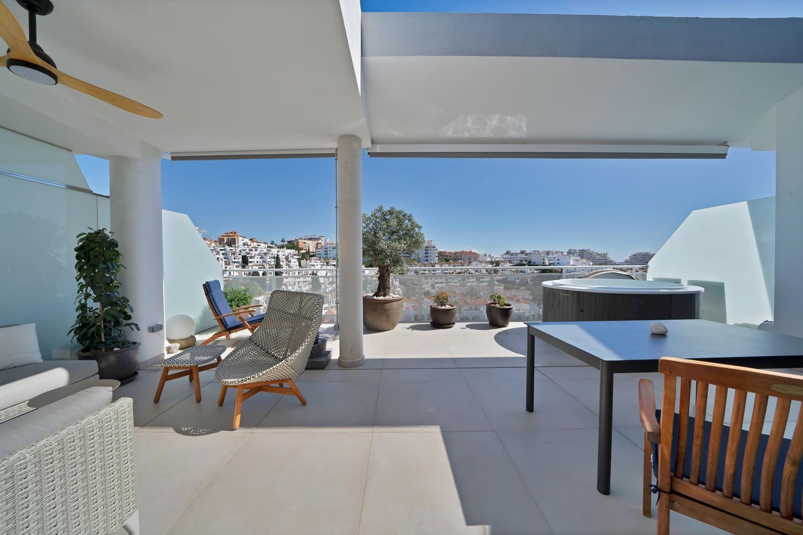 3 slaapkamer Penthouse te koop in Torrequebrada met zwembad - € 890.000 (Ref: 8918085)