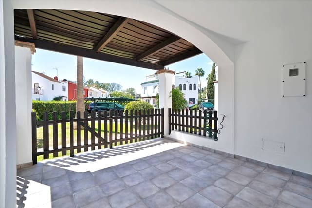 3 slaapkamer Rijtjeshuis te huur in Los Naranjos, Marbella - € 2.800 (Ref: 8928900)